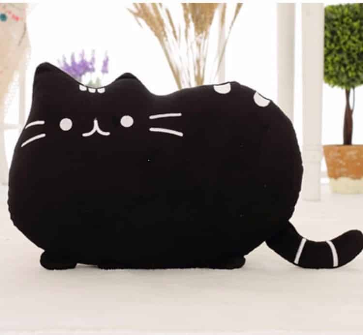 Peluche chat toute mignonne noire